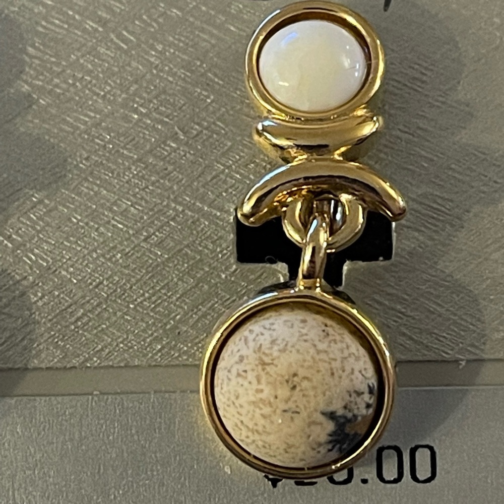 Vintage Monet Luxury Clip Earrings Top Colors Gold White Natural - Picture 3 of 5